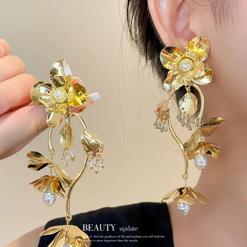 

Exaggerated Charm Flower Earring Exquisite Imitated Pearl Jewellery Romantic Luxury Earrings for Women Delicate Classic Jewelry