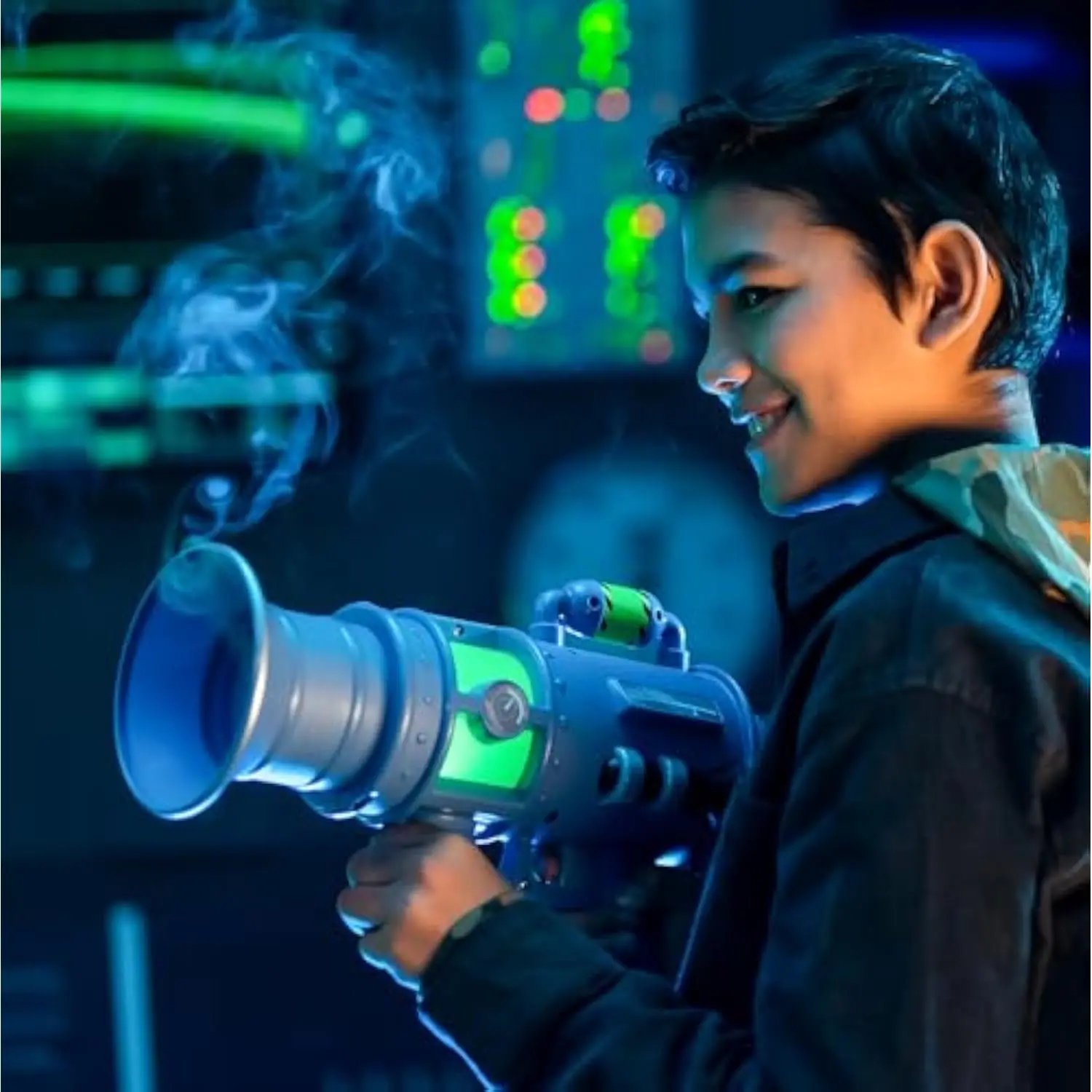 Выдутые настоящие пердежные кольца тумана. Играет в 15 различных звуков пердежа.