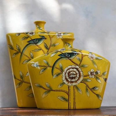 

Caicai Tao Mediterranean style ceramic bottle yellow flower vase Home Furnishing hand-painted ornaments