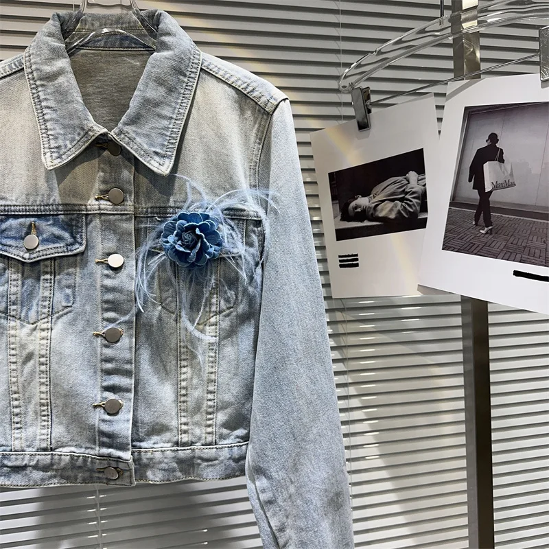 Цветы украшения перья светло-голубой тонкий короткий джинсовый пиджак весна