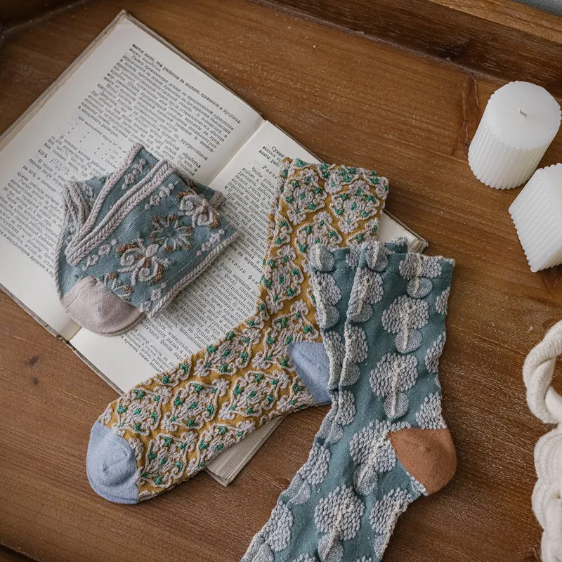 

French Retro Lolita Socks Woman Fashion Green Embroidered Long Socks Cotton Medium Tube Long Socks Foundation Thigh High Socks