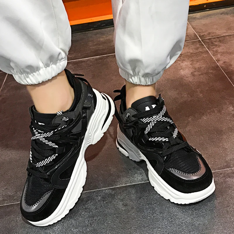 2023 Hot Sale Unisex High Quality Comfortable Non-Slip Casual Shoes Men Popular Breathable Fashion Sneakers Women Walking Shoes