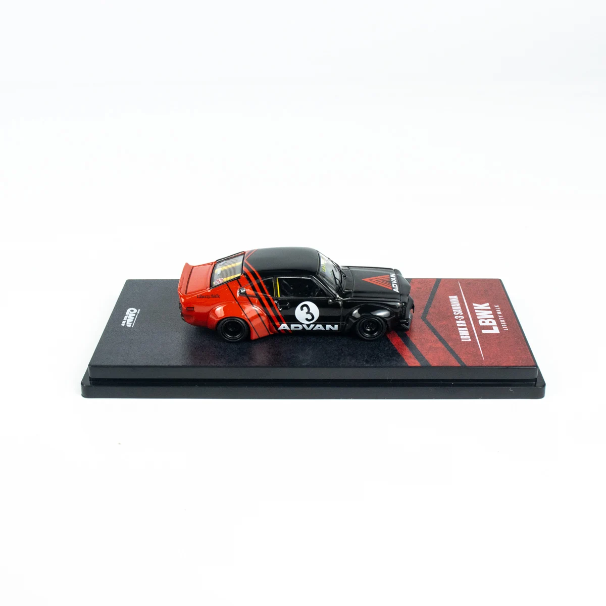 Модель автомобиля INNO 1:64 LBWK RX3 SAVANNA ADVAN LIVERY