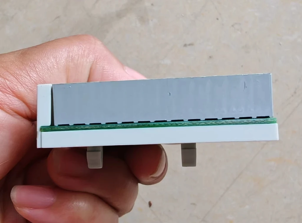 Разобранный модуль связи ввода-вывода инверторной шины Lenze E82ZAFSC010 Точечная