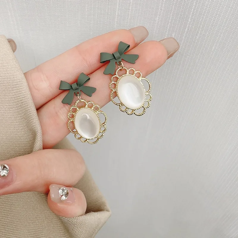 Новые серьги с зеленым бантом в стиле ретро женские праздничные для лучших