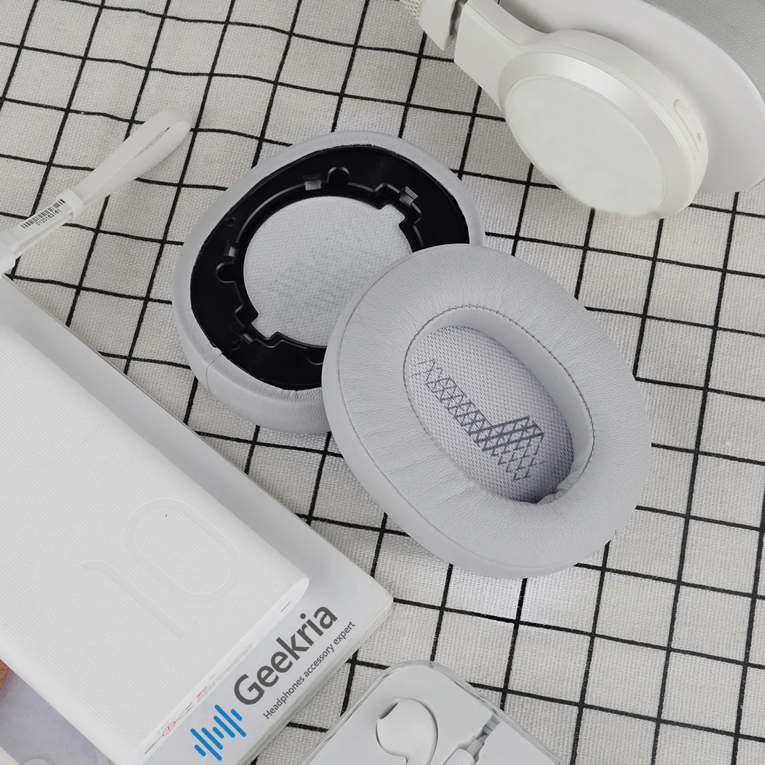 Сменные амбушюры Geekria QuickFit для наушников JBL LIVE 500BT