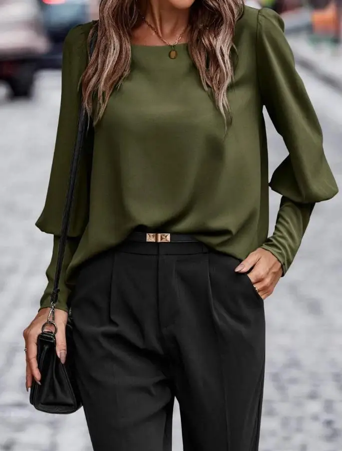 Рисунок 2 - Блузка женская однотонная с круглым