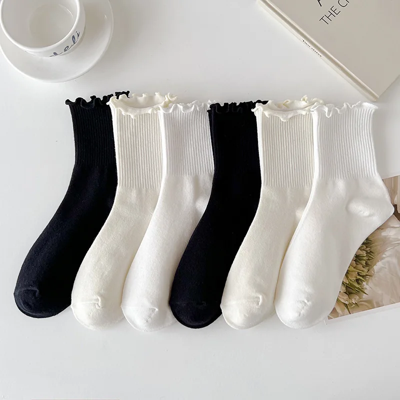 

5 pair /Lot Socks for Women Ruffle Cotton Middle Tube Ankle Short Breathable Black White Set Spring Autumn