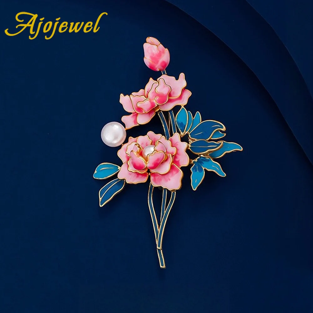Брошь в виде цветка пиона с белым жемчугом и синими эмалью