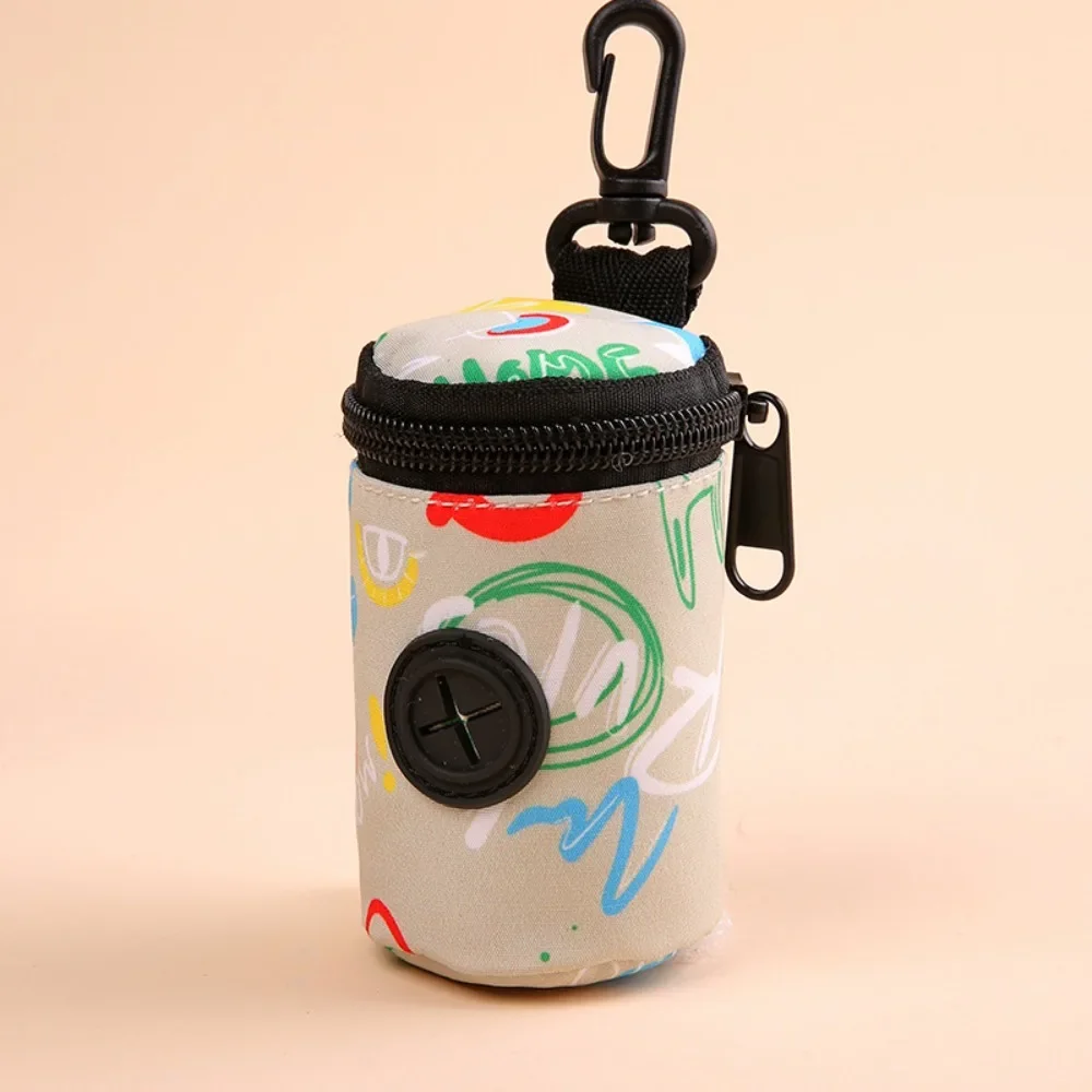 Фото Подвесной диспенсер для мешков для собачьих какашек на молнии, аксессуары для прогулок для собак, держатель для мешков для мусора, портативный милый органайзер для мешков для мусора, товары для домашних животных №3
