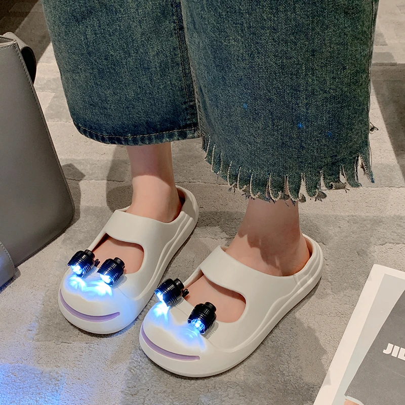 

Летние женские тапочки из ЭВА, модные уличные Нескользящие пляжные сандалии на плоской подошве, Мультяшные декоративные универсальные бос...