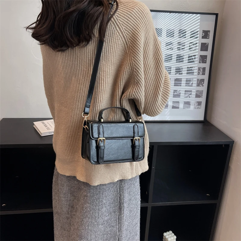 

ELM BAY|High Level Sense 2022 Autumn And Winter New Fashion Small Crowd One Shoulder Retro Versatile Cross Body Cambridge Bag