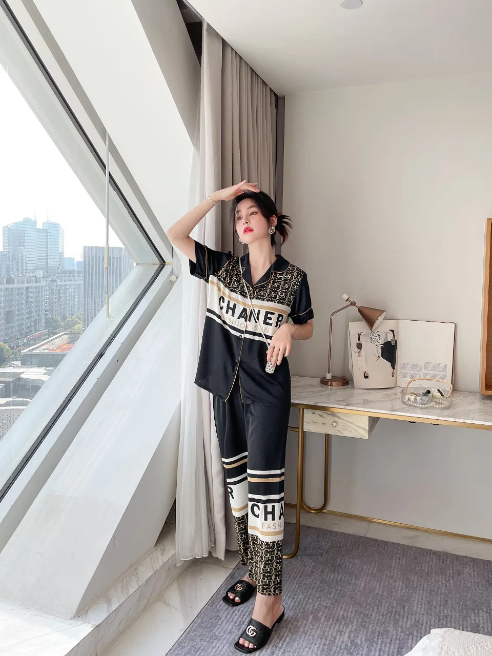 [Women's pajamas] [high-quality]Popular Couple Ice Silk Pajamas for Men and Women Spring/Summer Thin Network Red Home Fur Set