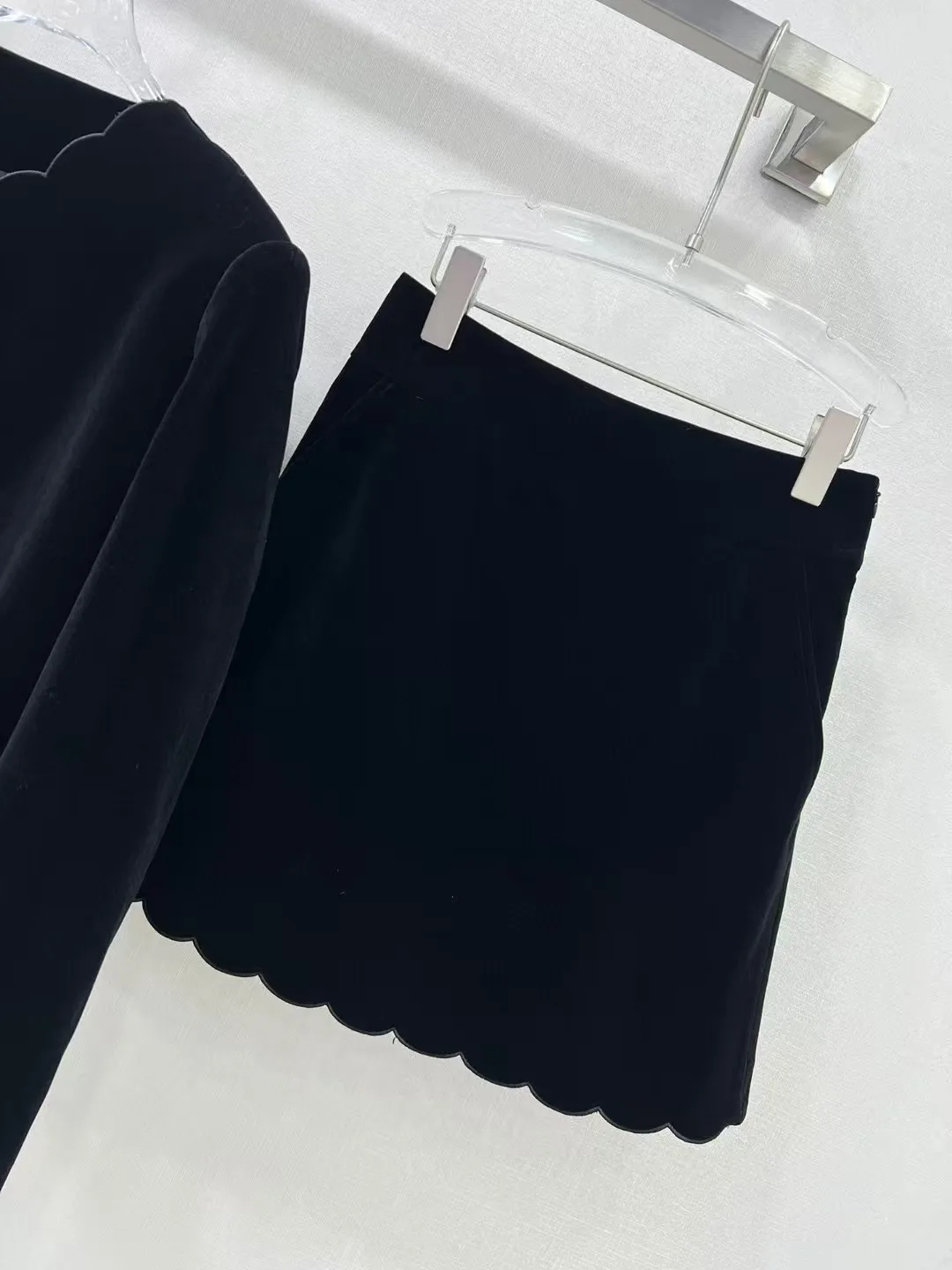 Женская бархатная куртка с длинными рукавами и полуюбка по индивидуальному