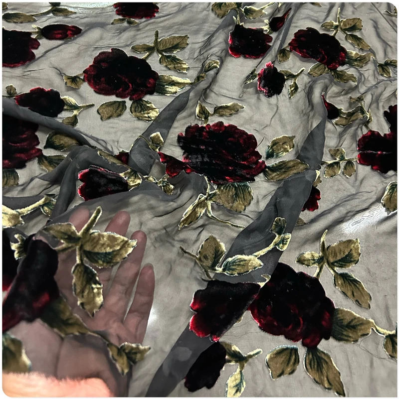 Прозрачная синтетическая шелковая ткань с вырезами из хлопка цветком красной