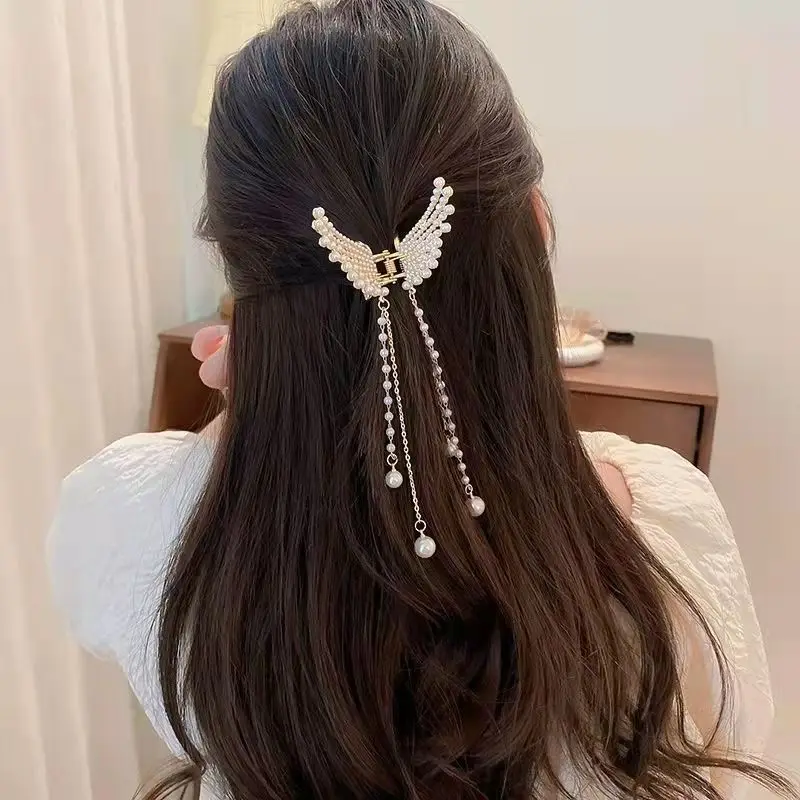 

Temperament Diamond Angel Wings Tassel Small Clip Pearl Flower Butterfly Hairpin Design Sense Shark Clip