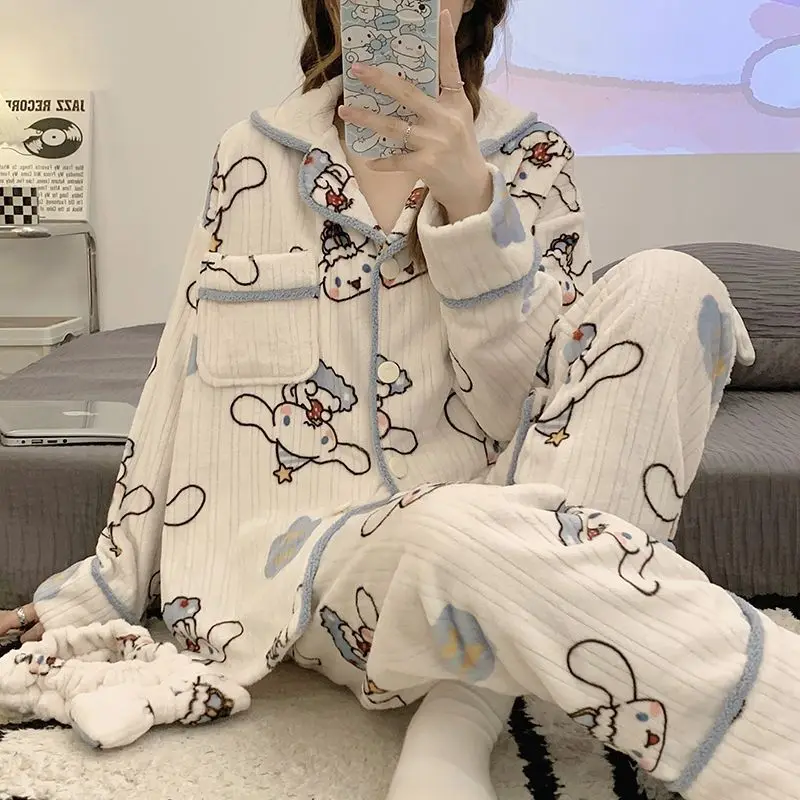 

Милый зимний пижамный комплект Sanrio Cinnamoroll, Симпатичные толстые флисовые пижамы Ins кораллового цвета для женщин, мультяшная Домашняя одежда, ...