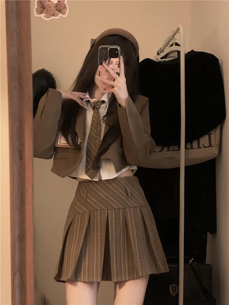 

GBG1535 2022 New Korean Long Sleeve Suit Coat Tie Shirt Plaid Pleated Dress Fashion Set Women's Fashion