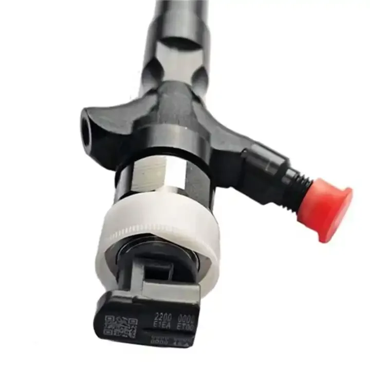 Новый инжектор дизельного топлива 23670-30050 095000-5880 095000-5881 095000-5660 высокого качества