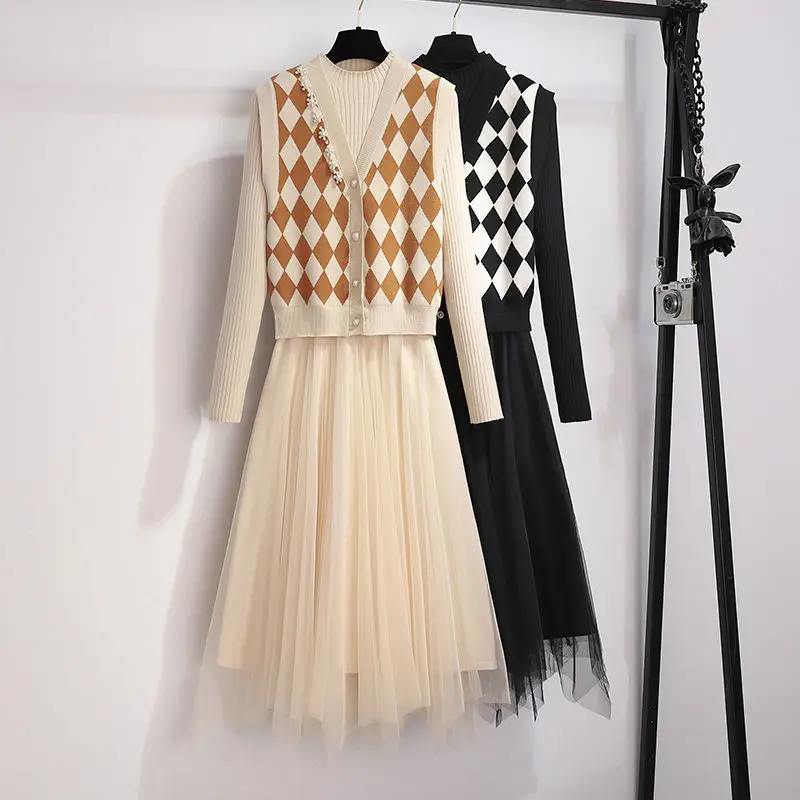 Рисунок 3 - Модный женский костюм Новинка Весна-Осень