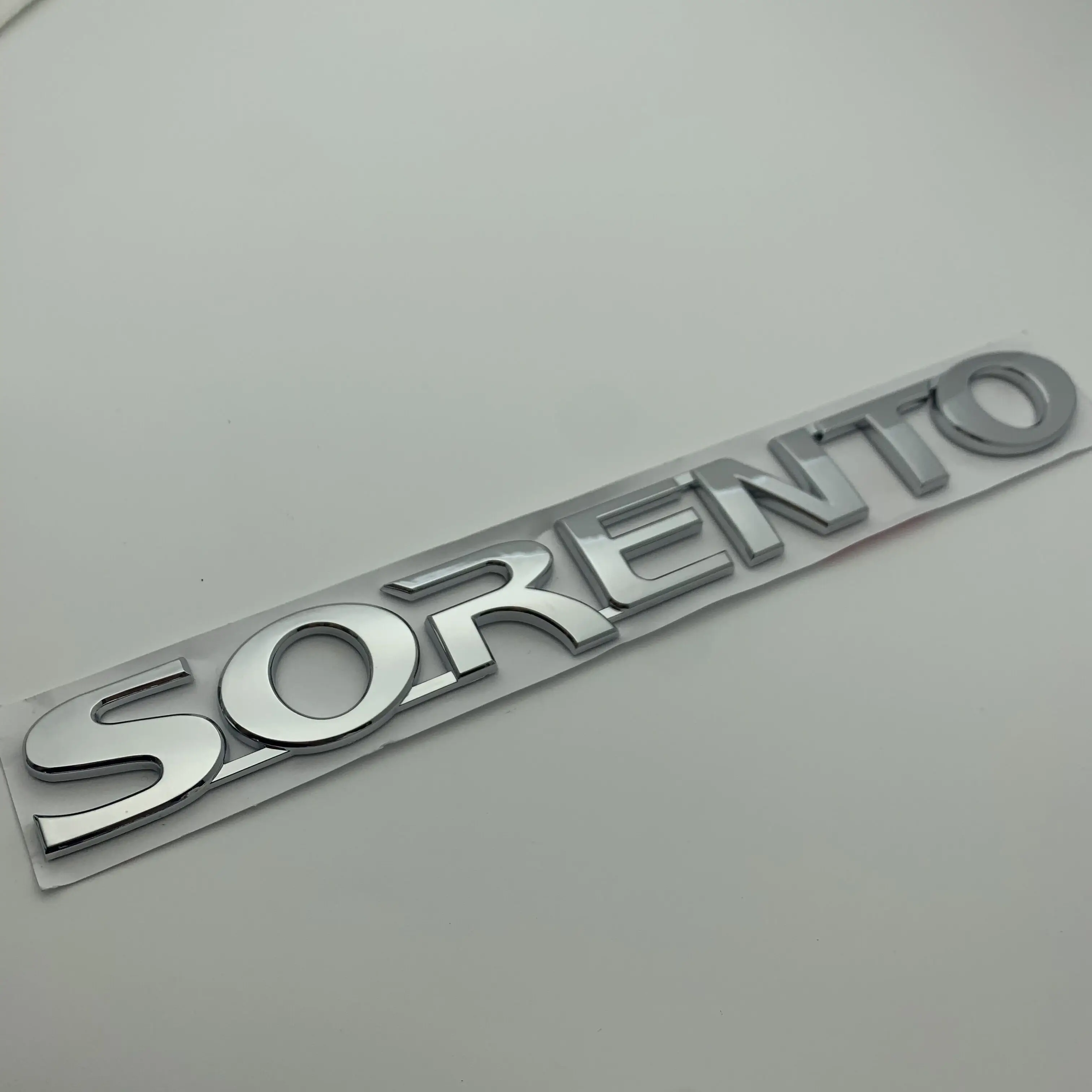 

1-Piece Set 1-Body Sorento FOR 2009-2014 Original Luggage Compartment Logo Badge Sticker Accessories 863102P010 86310 2P010