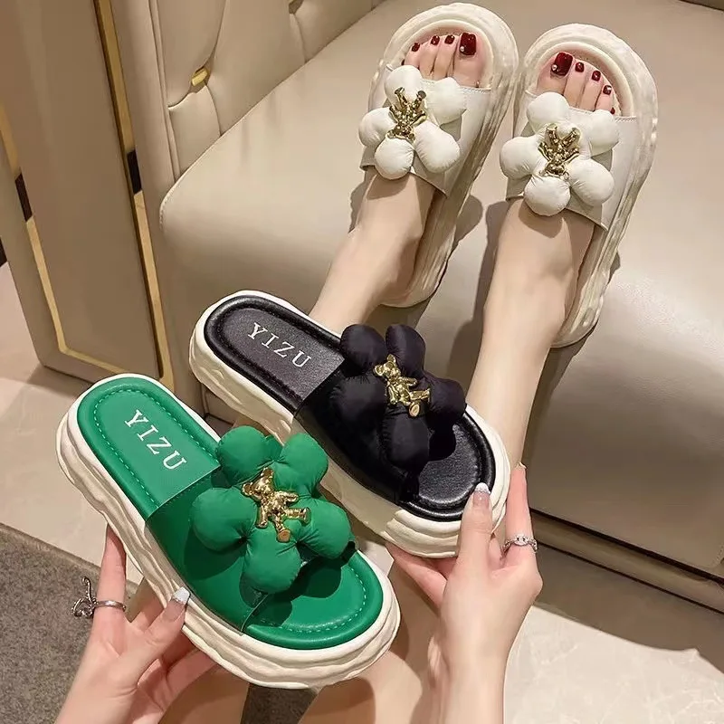 2023 Cute Bear Women's Slippers Summer Women Slippers Indoor Outdoor Flip Flops Beach Shoe Home Non-slip EVA Slippers Sandals