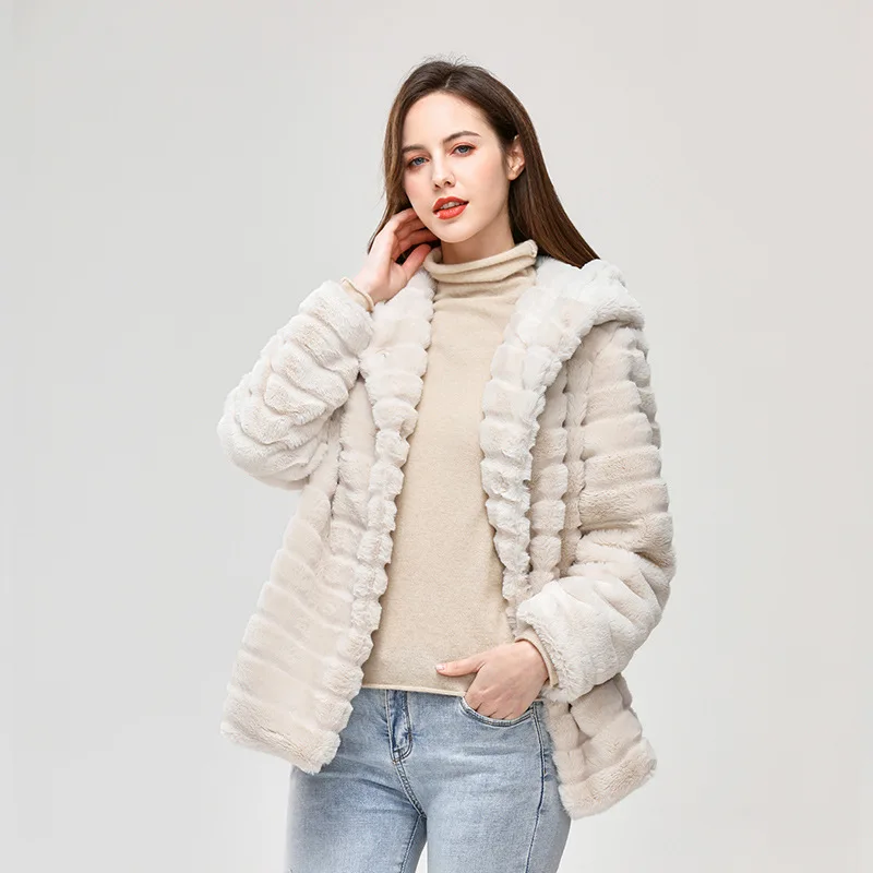 Wholesale Women Coat Women's Winter Coats 2022 Fur Mink Fur Thick Winter High Street Other Slim Real Fur Women's Teddy Coat enlarge