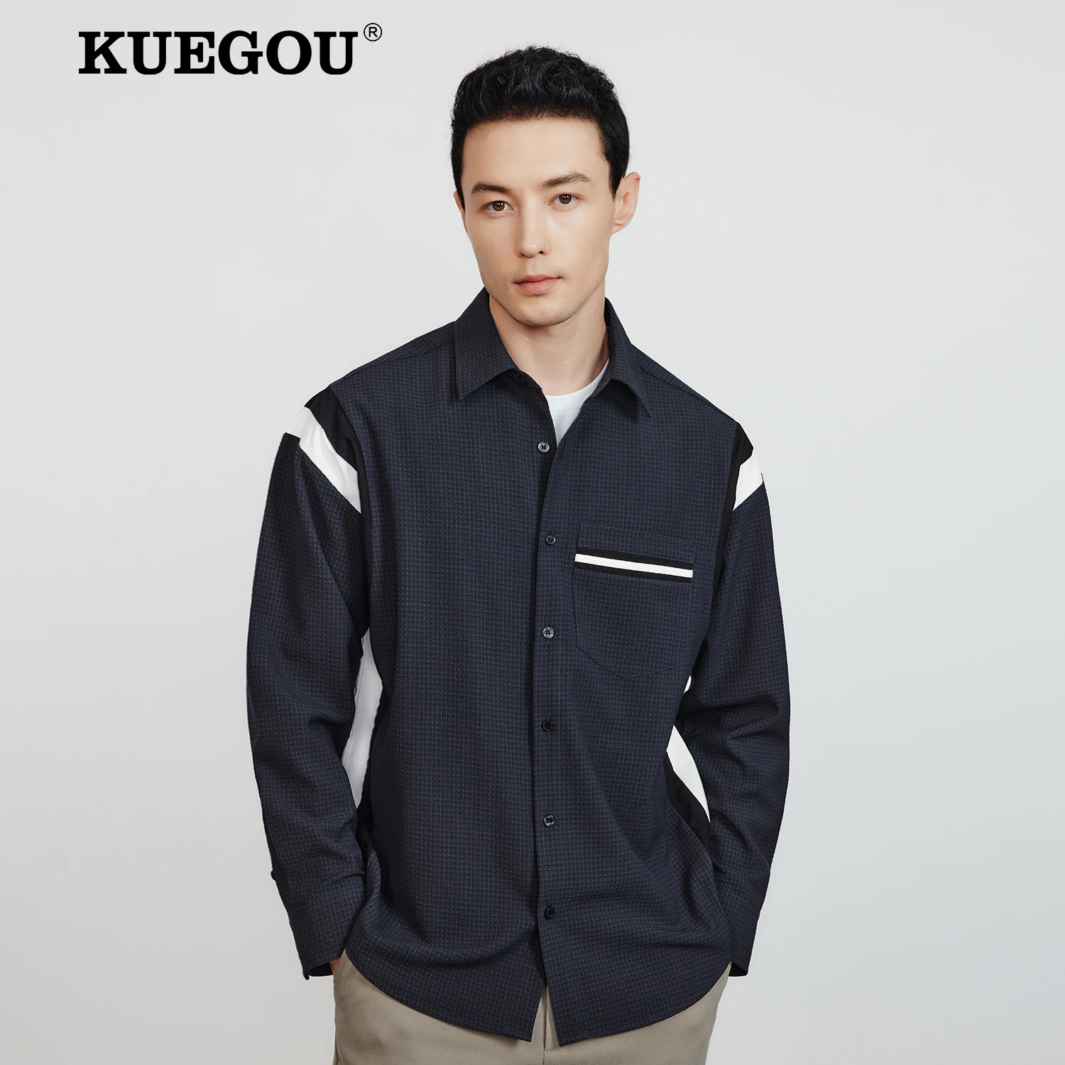 

KUEGOU 2022 Autumn Blue Casual Patchwork Buttons Pocket New Shirt Men For Male Fashion Collar Button Slim Long Sleeve Clothing
