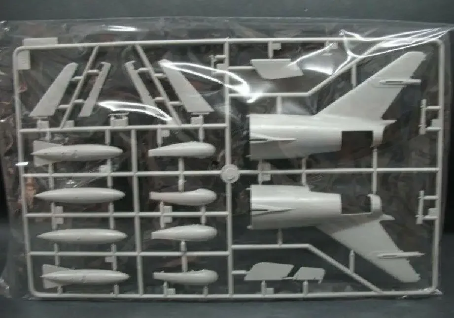 Trumpeter 02806 1/48 MiG-15 bis Fagot-B Комплект пластиковой модели для сборки