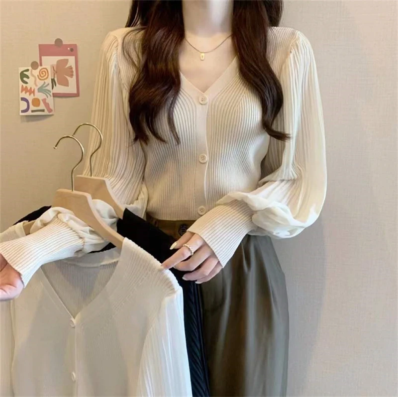 Женский кардиган с V-образным вырезом и рукавом-фонариком |