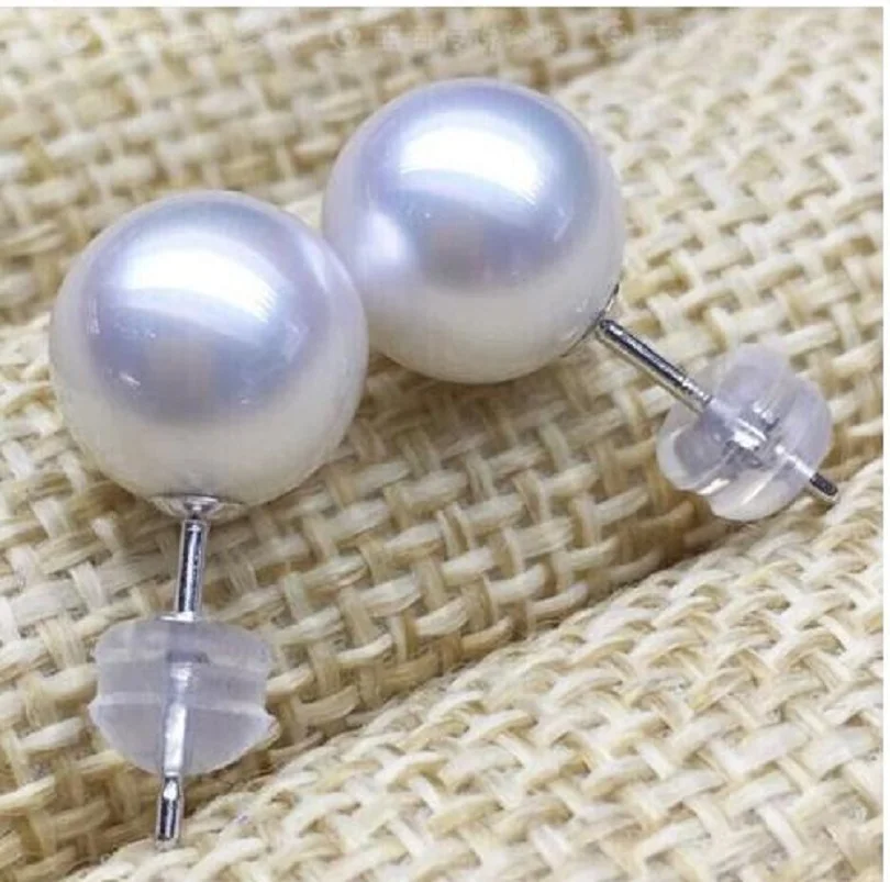 

Gorgeous AAAAA 10-11mm South China Sea Round White Pearl Earrings 18K Platinum/AU750