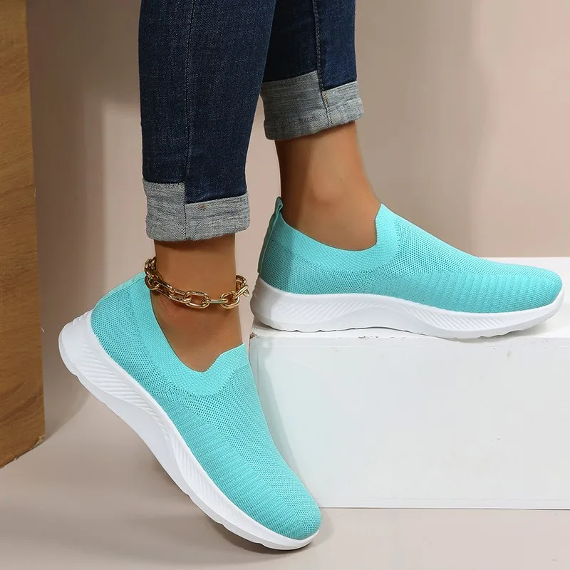 

Женские кроссовки без шнуровки, на плоской вулканизированной подошве