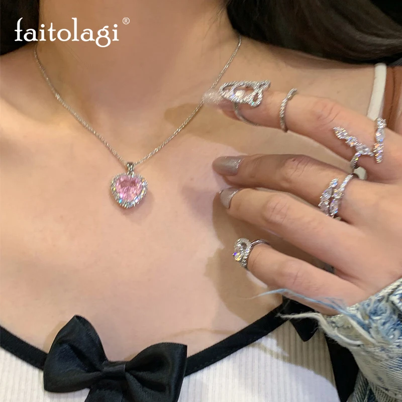 Korean Pink Crystal Heart Necklace for Women Kpop Hollow Zircon Heart Chain Choker Pendant Necklace Clavicle Chain Y2K Jewelry