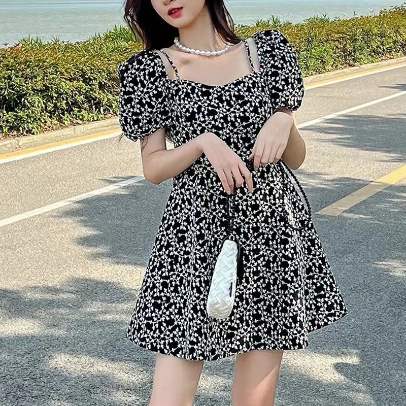 

Butemoda 2022 Summer Party Led Embroidered Waist Show Thin Brief ParagraphThe A-line Dress