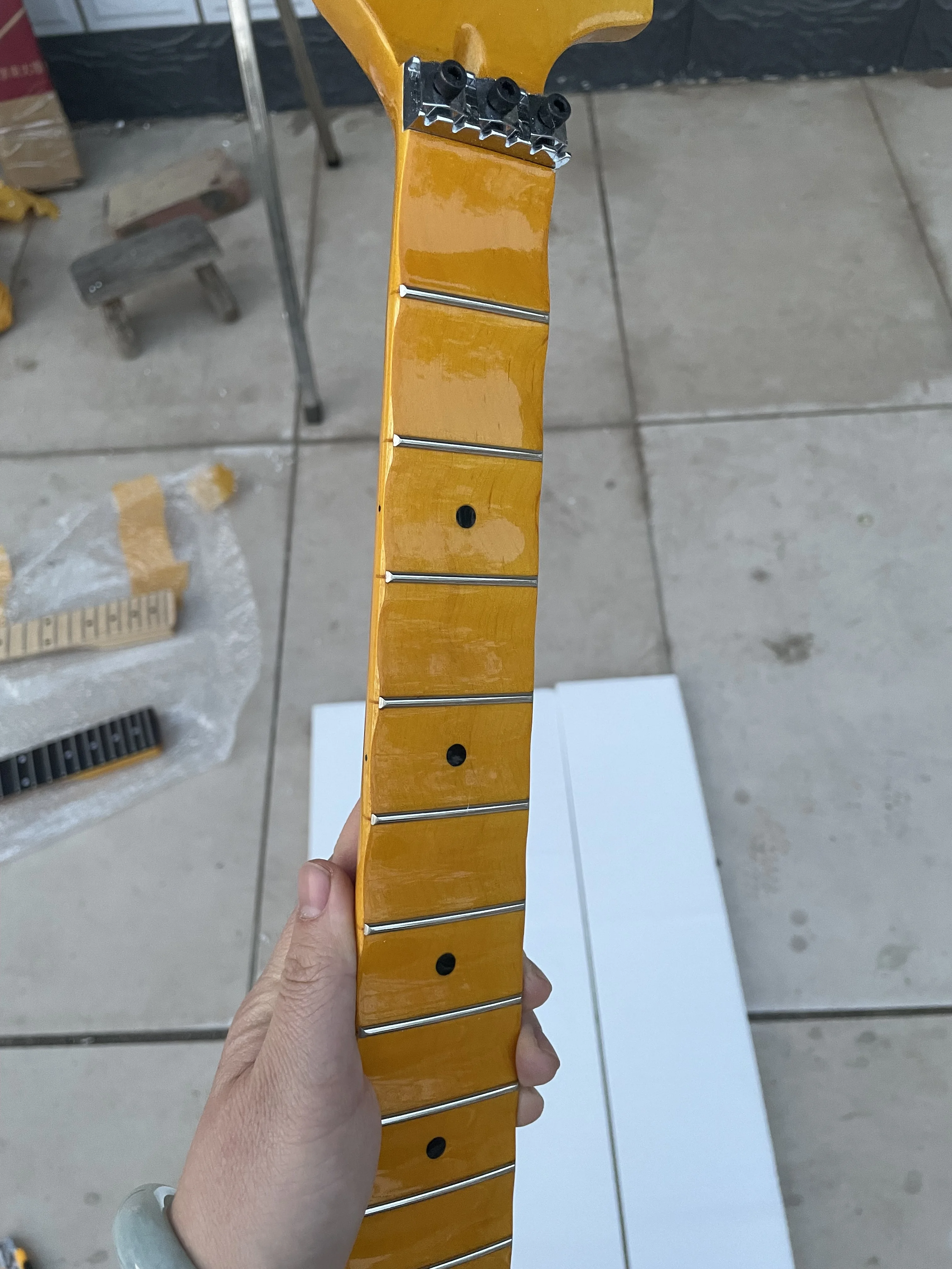 High Quality 22 Frets Maple Electric Guitar Neck Maple Scallop Fingerboard Guitar Accessories Parts Musical Instruments Gloss enlarge