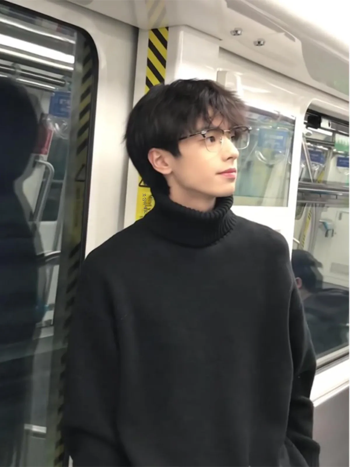 Черная водолазка нижний свитер мужской зимний свободный со средним воротником