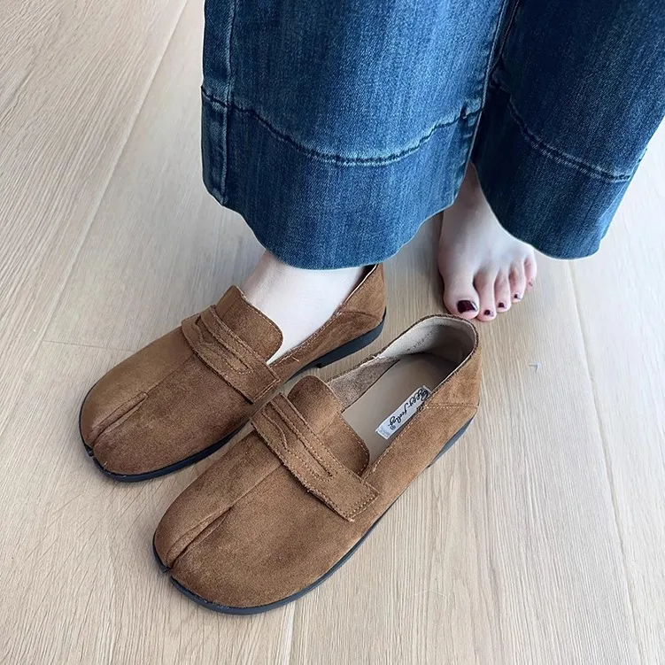 Женская обувь в стиле ретро универсальные осенние лоферы на меху женская новая