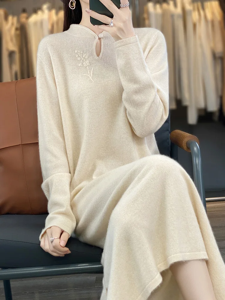 Жаккардовое трикотажное платье из ангоры с вышивкой женское одношаговое средней