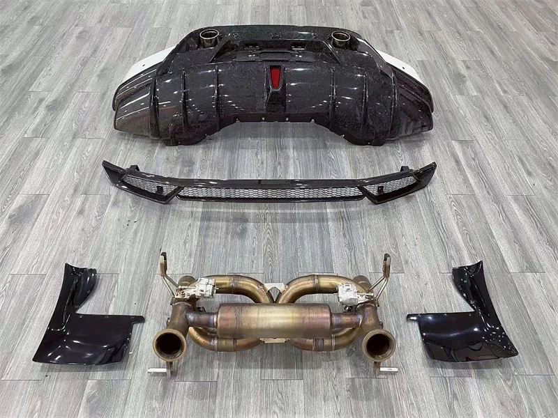 Передние и задние бамперы из сухого углеродного волокна в стиле P выхлопной