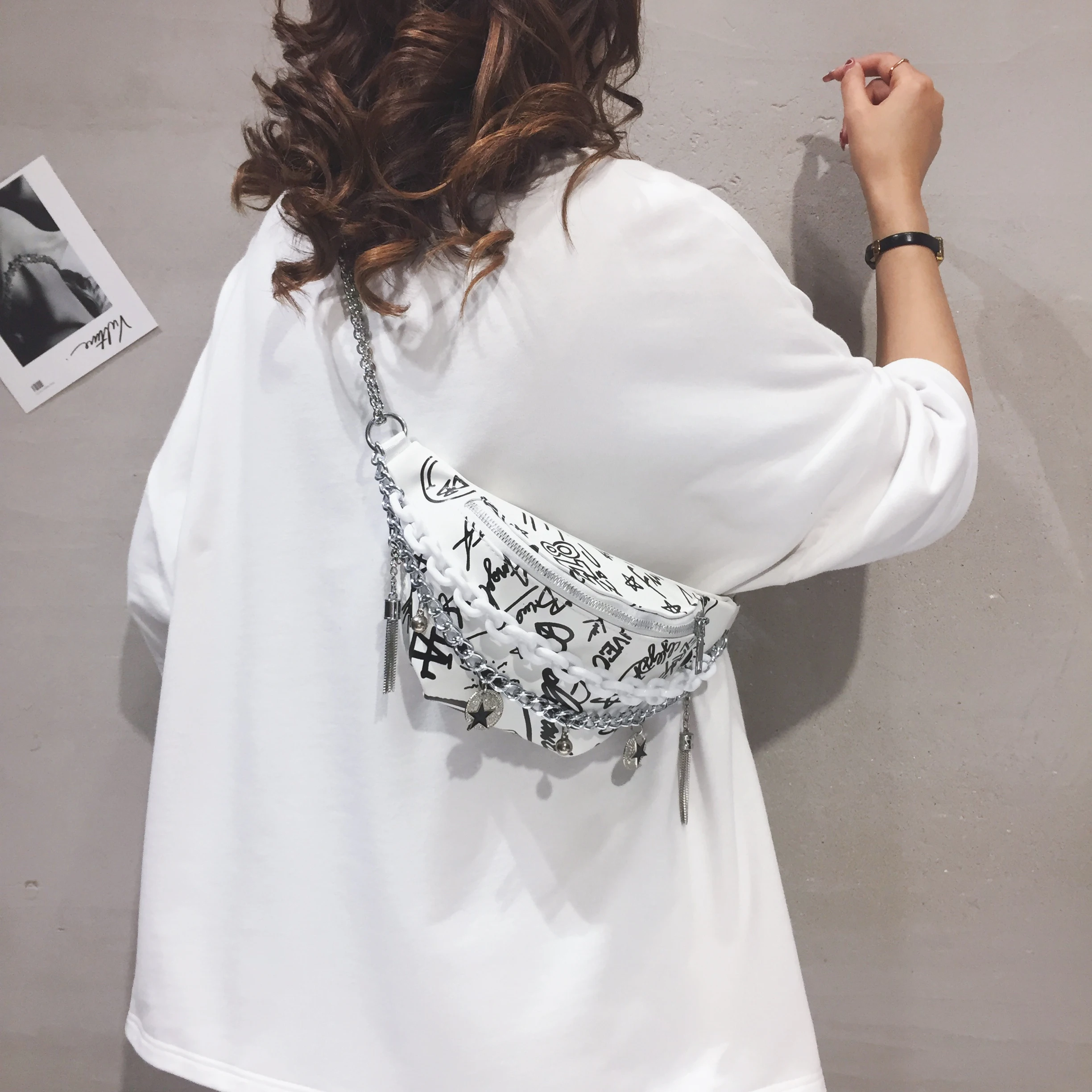 Bolso de pecho de cuero PU con diseño de personalidad para mujer, bolsa cruzada de moda, informal, riñonera de calle, novedad de verano 2022