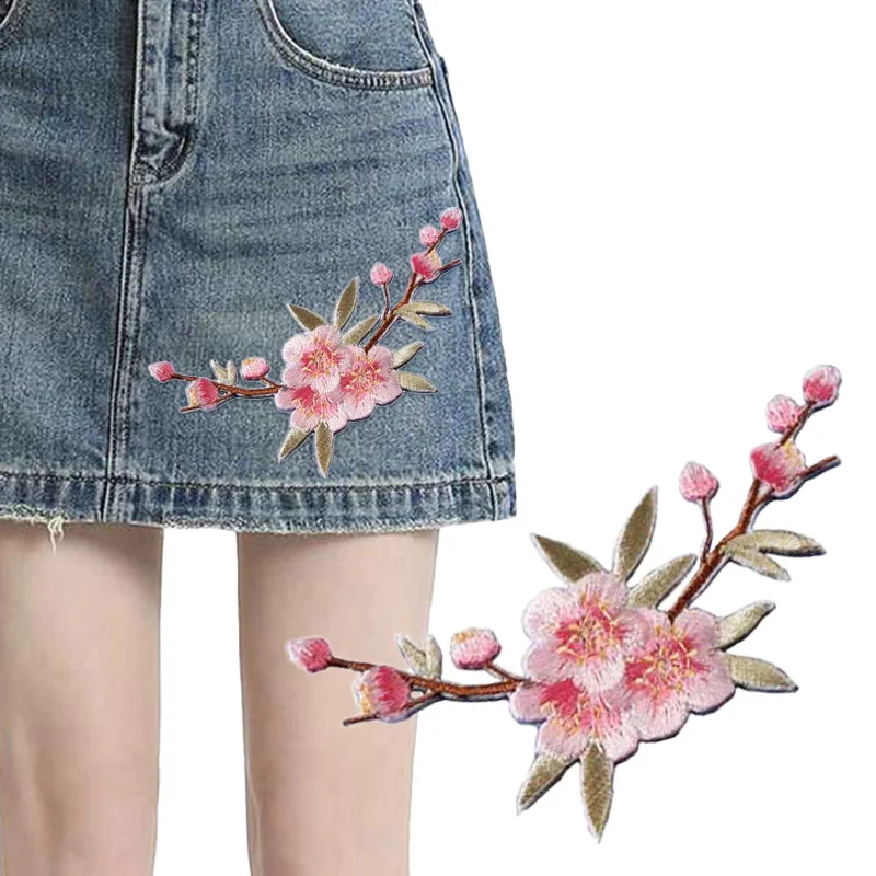 

1pcs Plum Blossom Applique Clothing Embroidery Patch Fabric Sticker Diy Clothing Decorative Patch Craft Sewing Repair Supplies