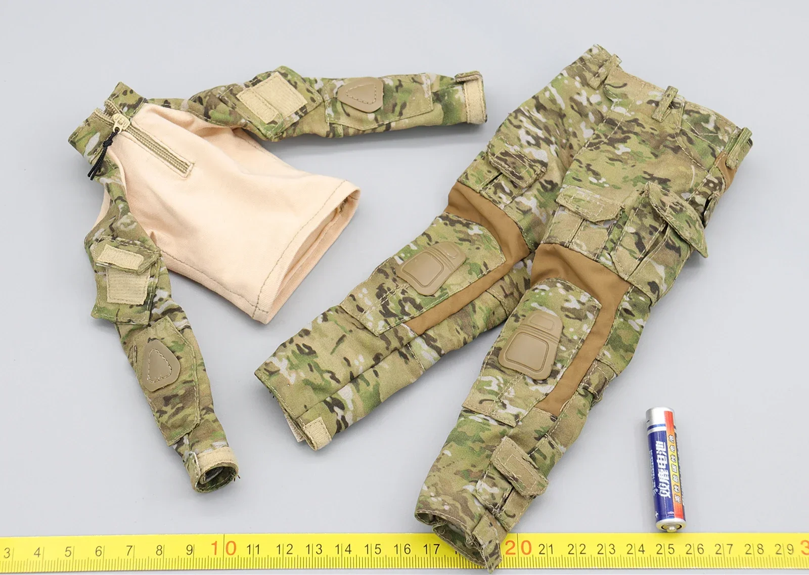 Модель боевой формы солдата 1/6 для 12-дюймового спецназа армии США M042