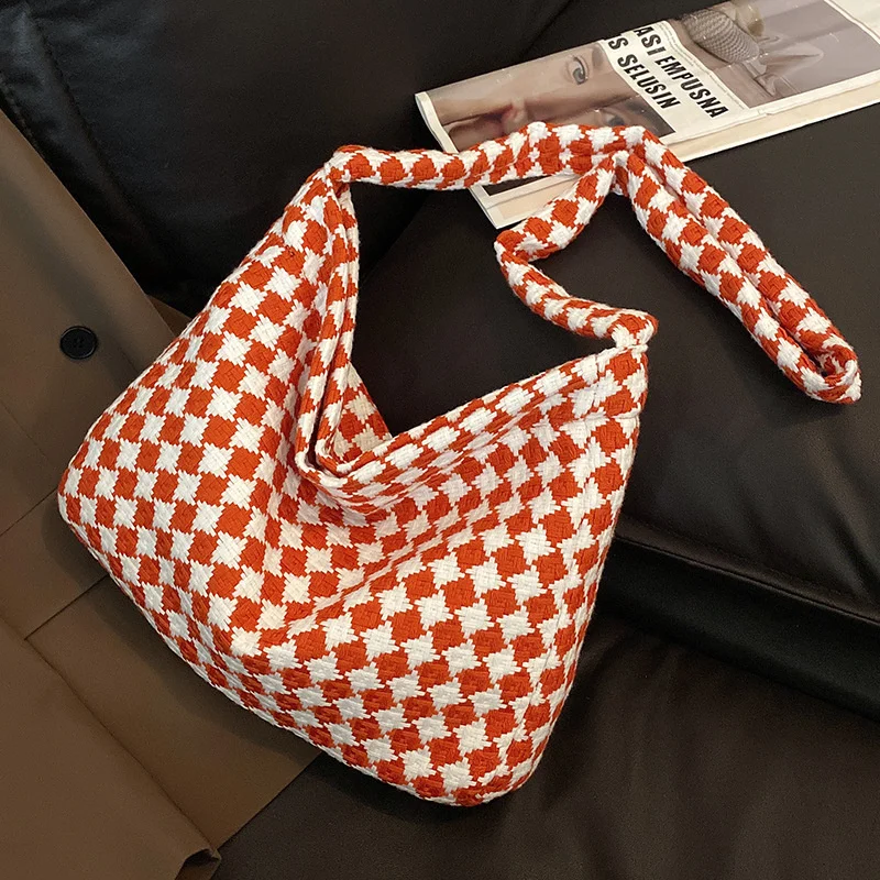 

Checkerboard Women Large Capacity Winter Casual Shoulder Pouch Popular Simple Female Daily Bag Fashion Woolen Messenger Bag 2022