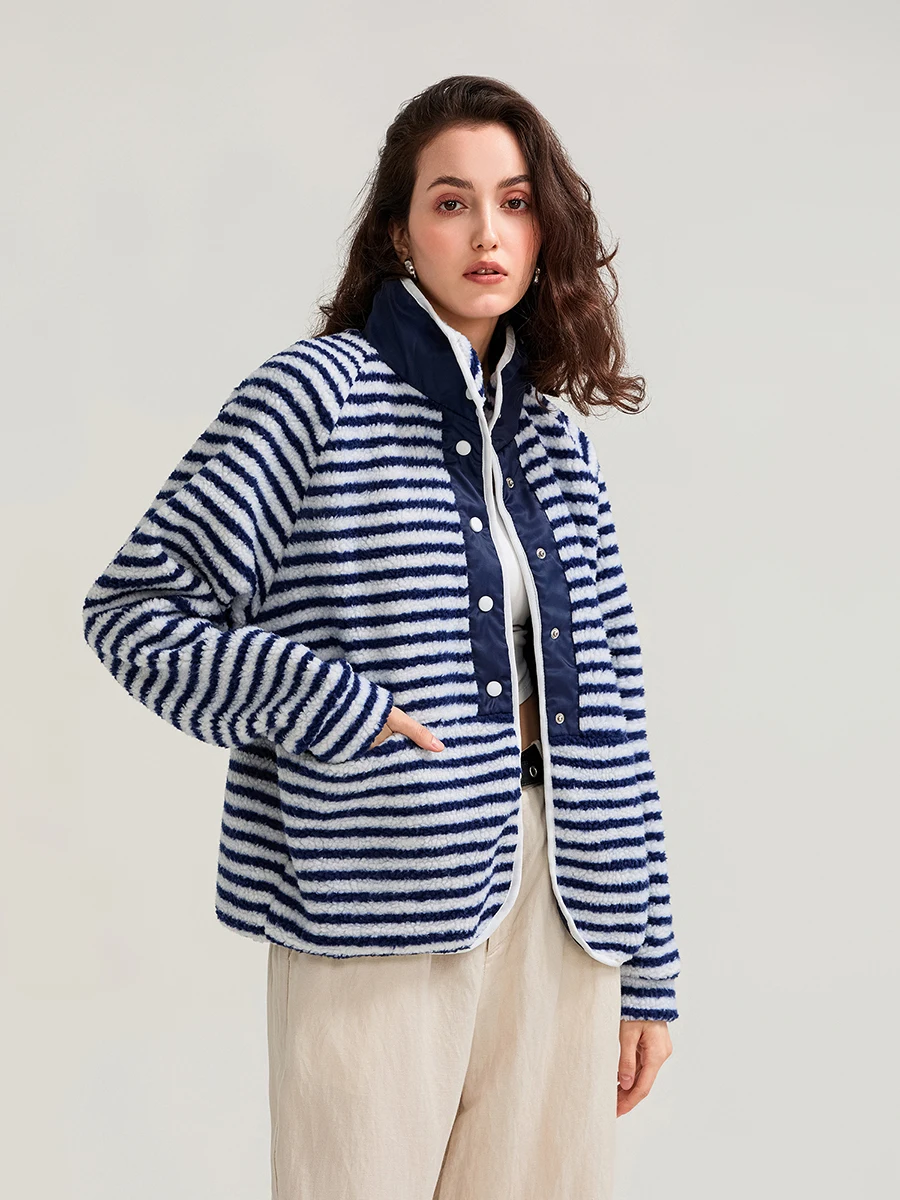 Женское винтажное пушистое пальто в клетку с высоким воротником на пуговицах и