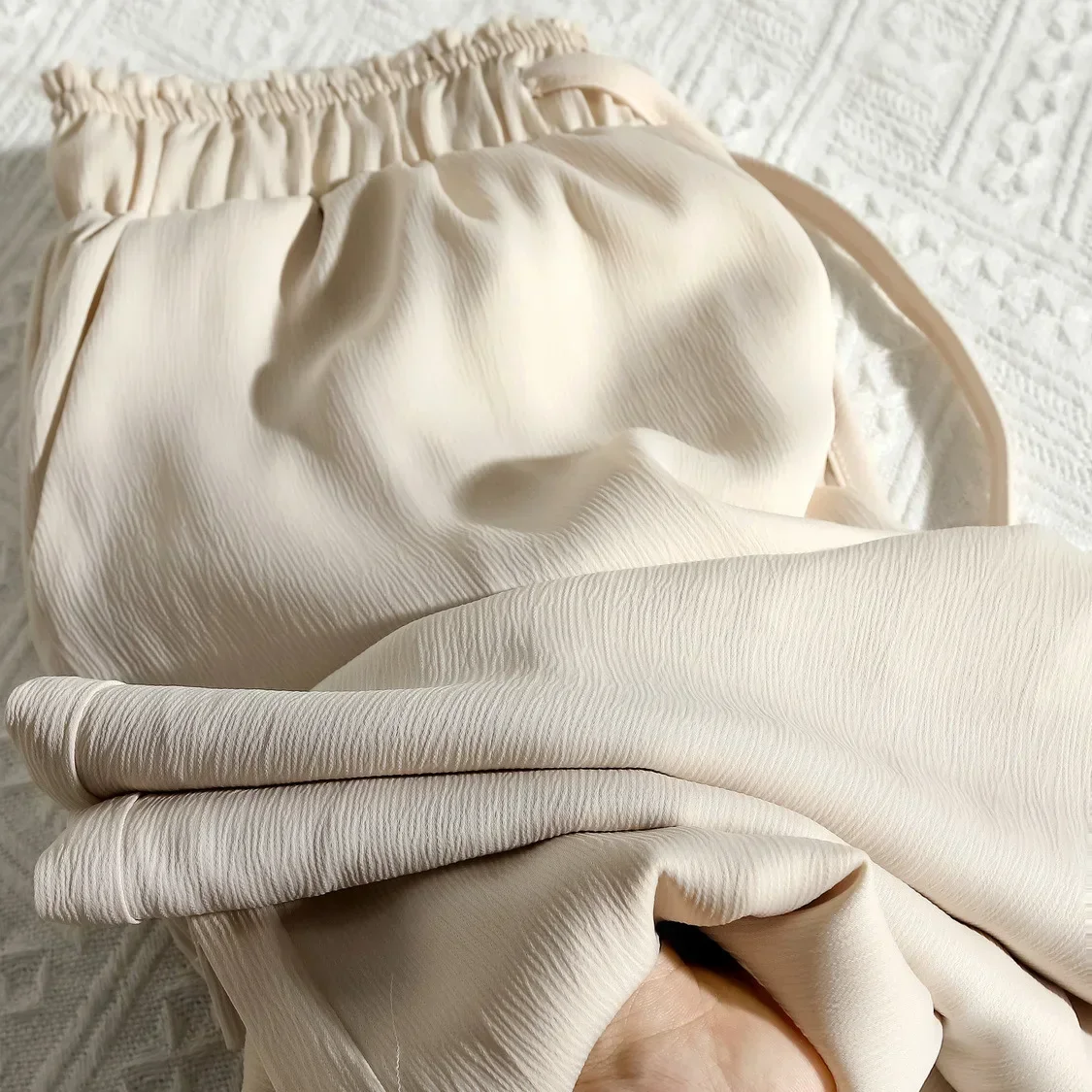 Брюки женские с широкими штанинами