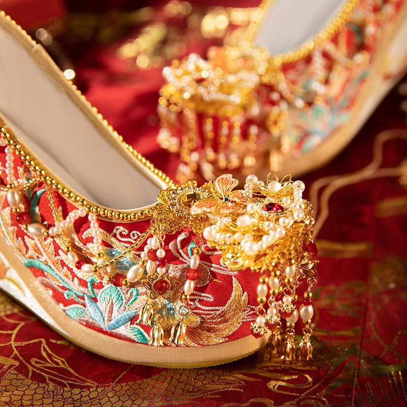 Роскошные женские туфли на танкетке в китайском стиле вышитые высоком каблуке