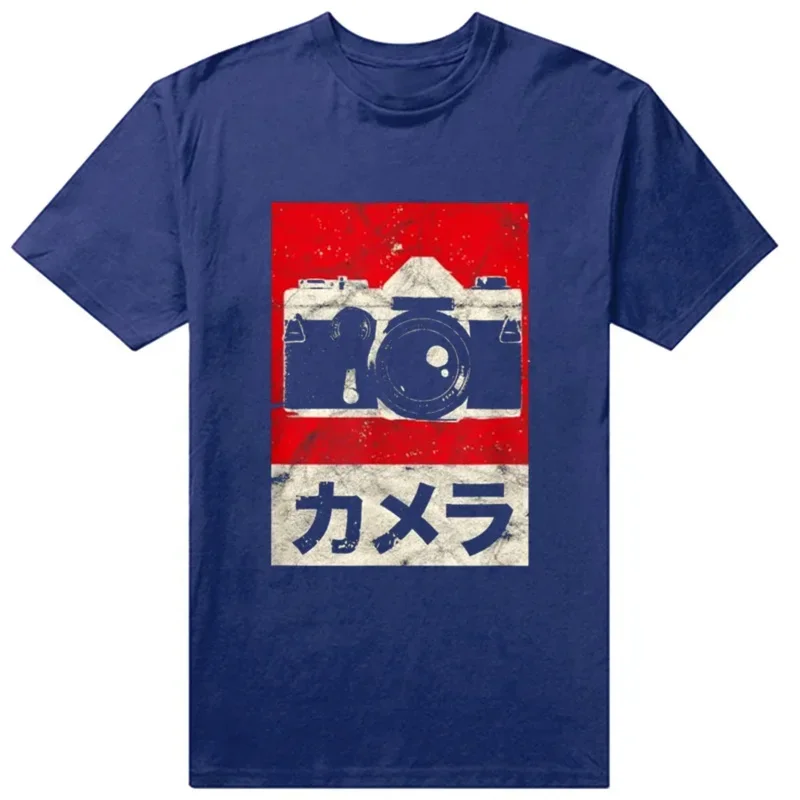 Винтажная футболка в стиле ретро с фотографом и аналоговой камерой модная