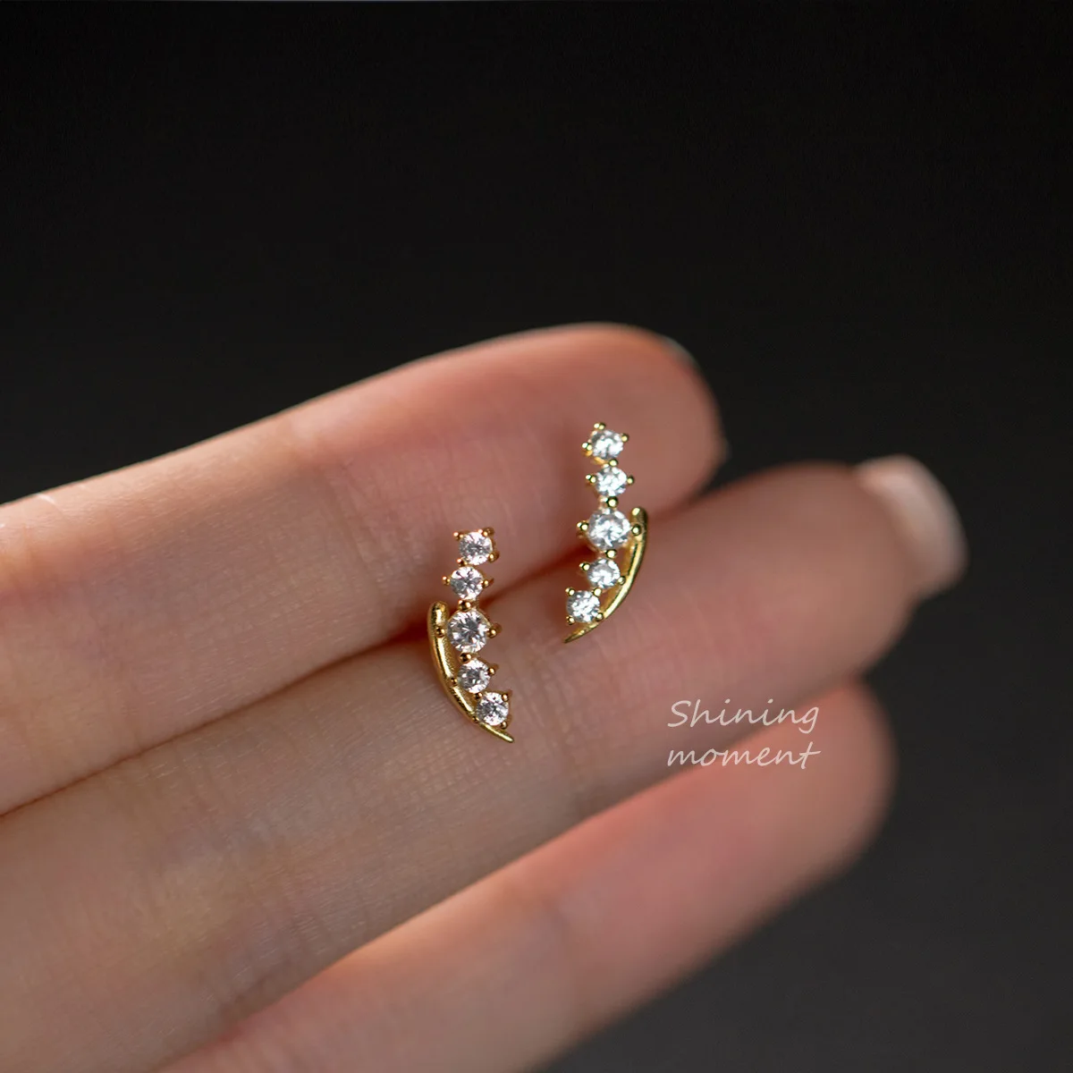 Женские серьги-гвоздики из серебра 925 пробы с фианитами