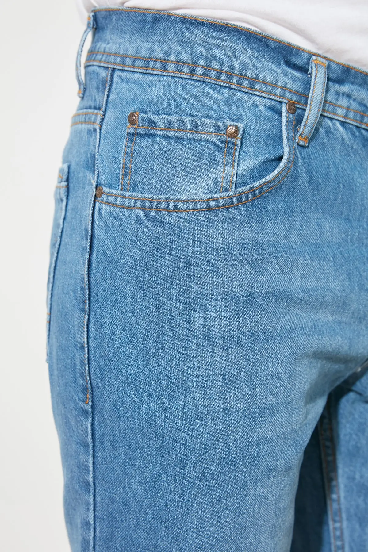 

Trendyol Men 'S Straight Fit Jeans TMNSS21JE0647