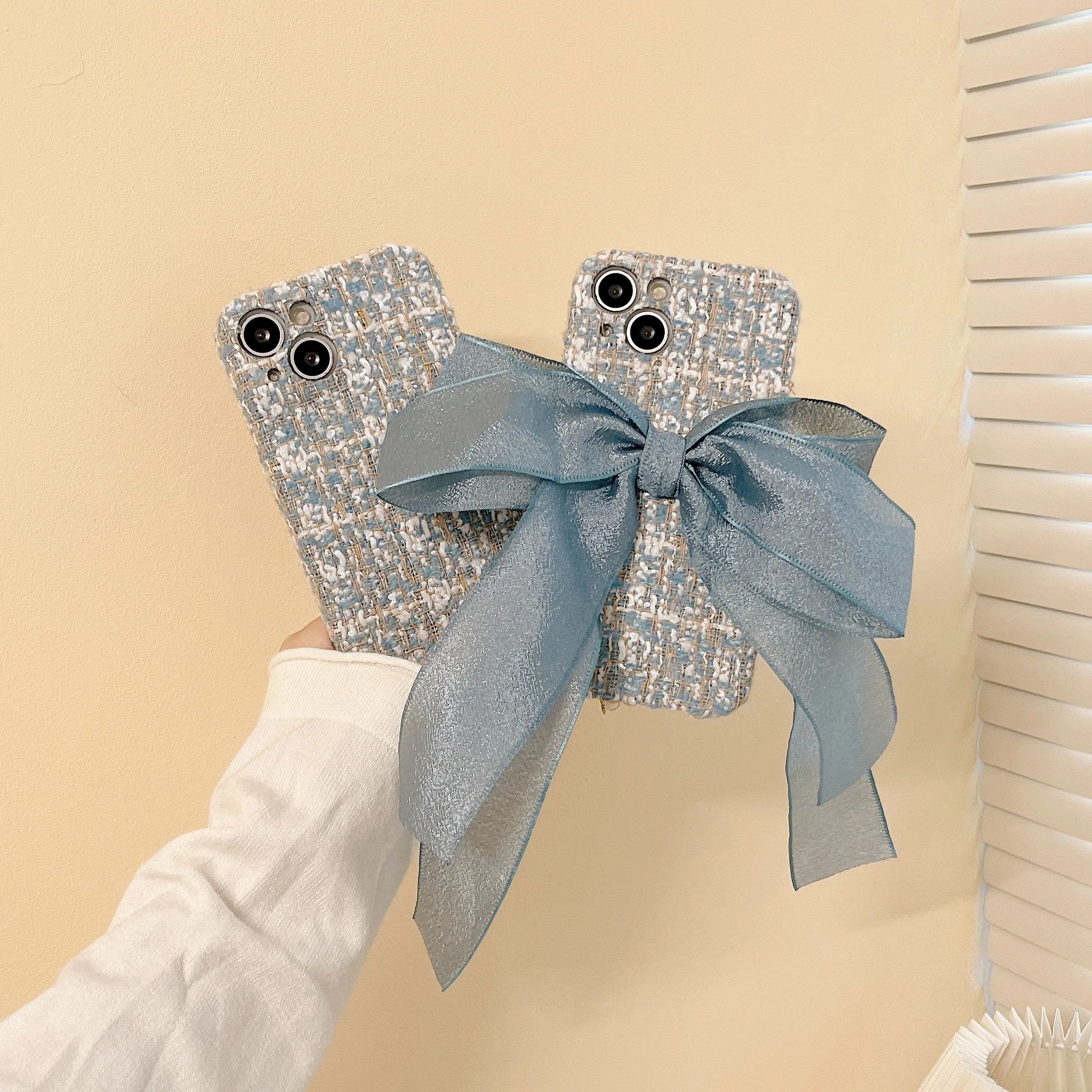 

Подходит для iPhone 11 12 13 14Pro max, новый аромат богини + Прохладный ударопрочный и противоударный чехол для телефона с голубым бантом